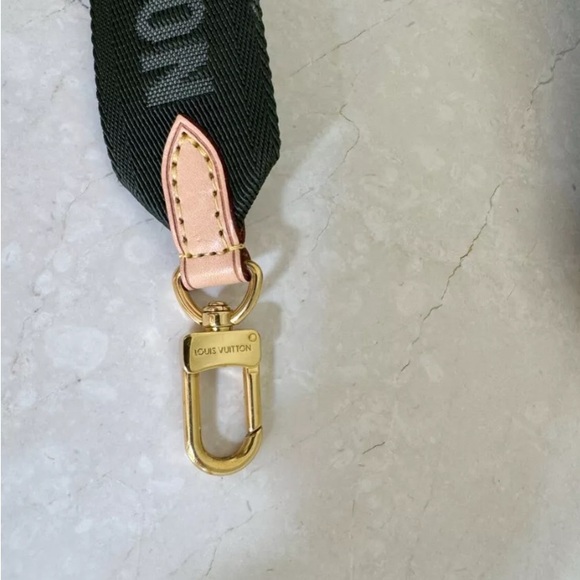 Louis Vuitton bandouliere strap with Gold Buckle - Picture 7 of 7